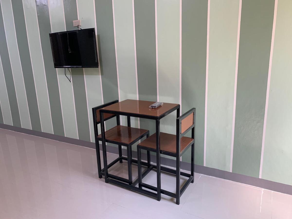 Beinte Singko De Marso Apartments Candon Extérieur photo