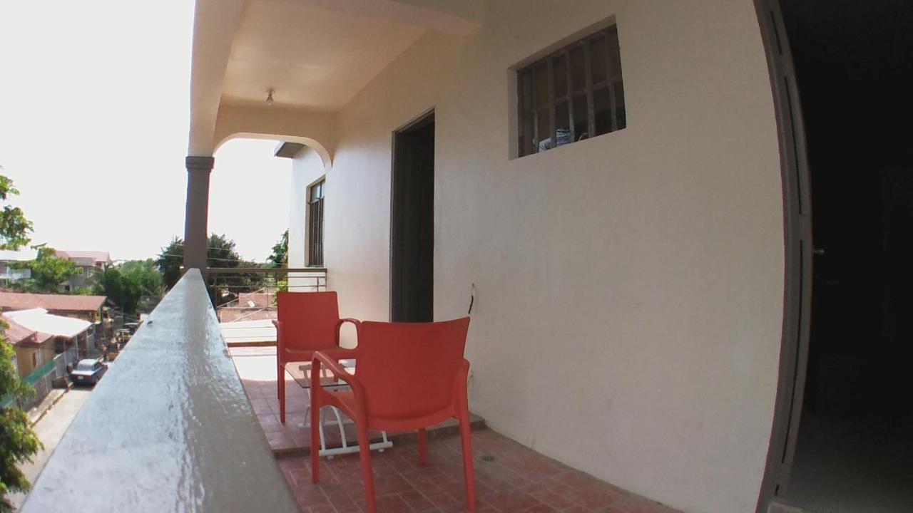 Beinte Singko De Marso Apartments Candon Extérieur photo