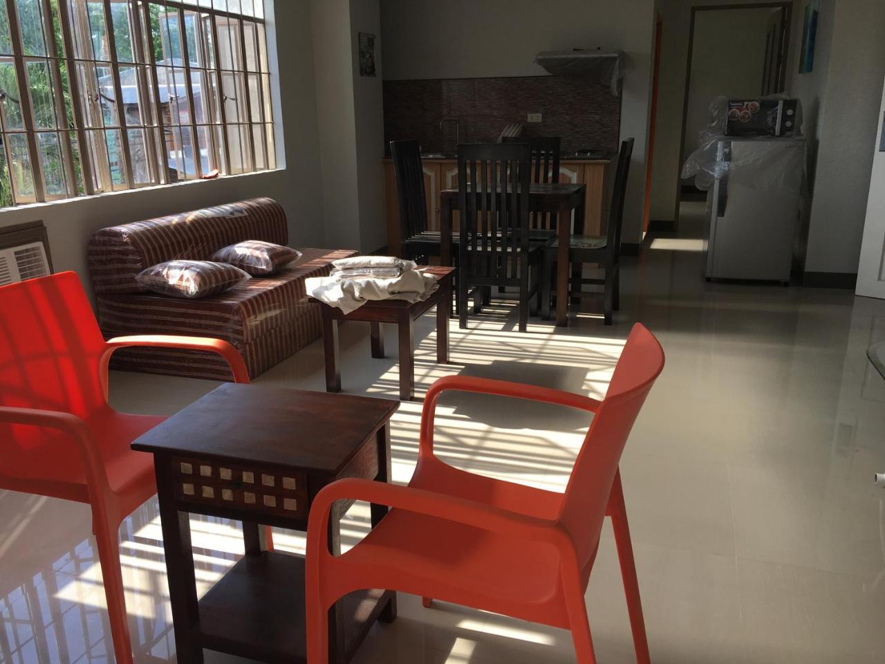 Beinte Singko De Marso Apartments Candon Extérieur photo