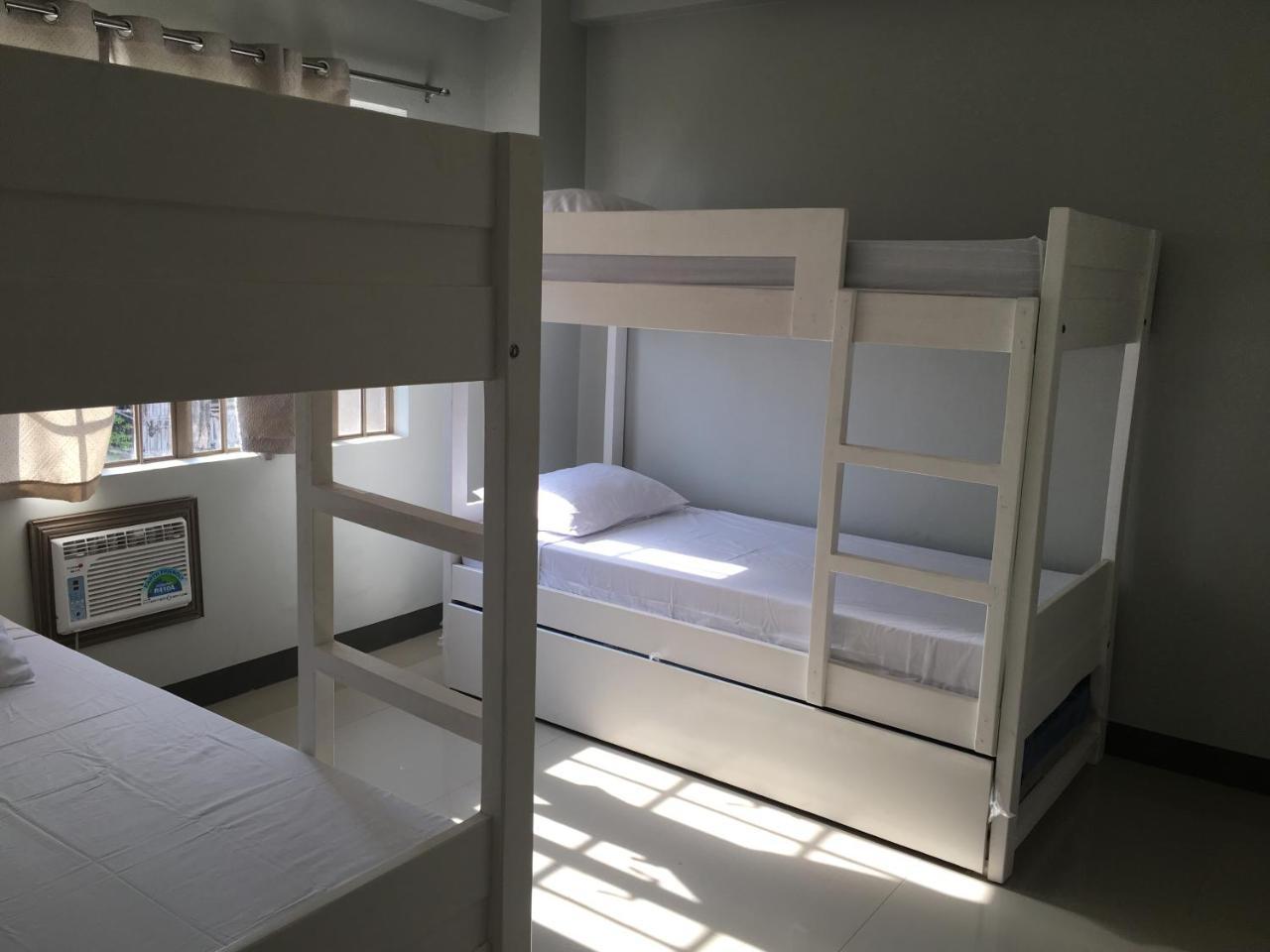Beinte Singko De Marso Apartments Candon Extérieur photo