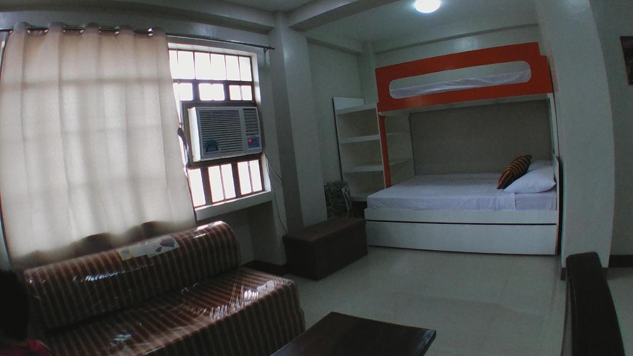Beinte Singko De Marso Apartments Candon Extérieur photo