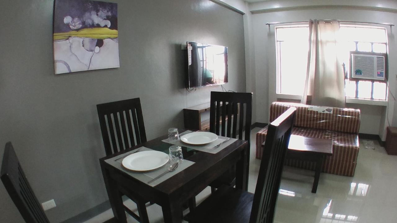 Beinte Singko De Marso Apartments Candon Extérieur photo